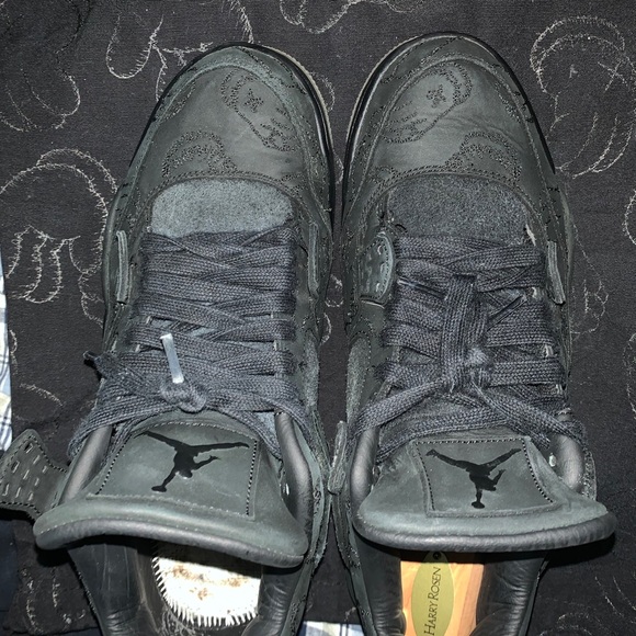 Kaws jordan 4’s (black) - Picture 2 of 6